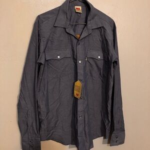Levi’s dead stock  vintage chambray shirt with pearlized  snaps size large